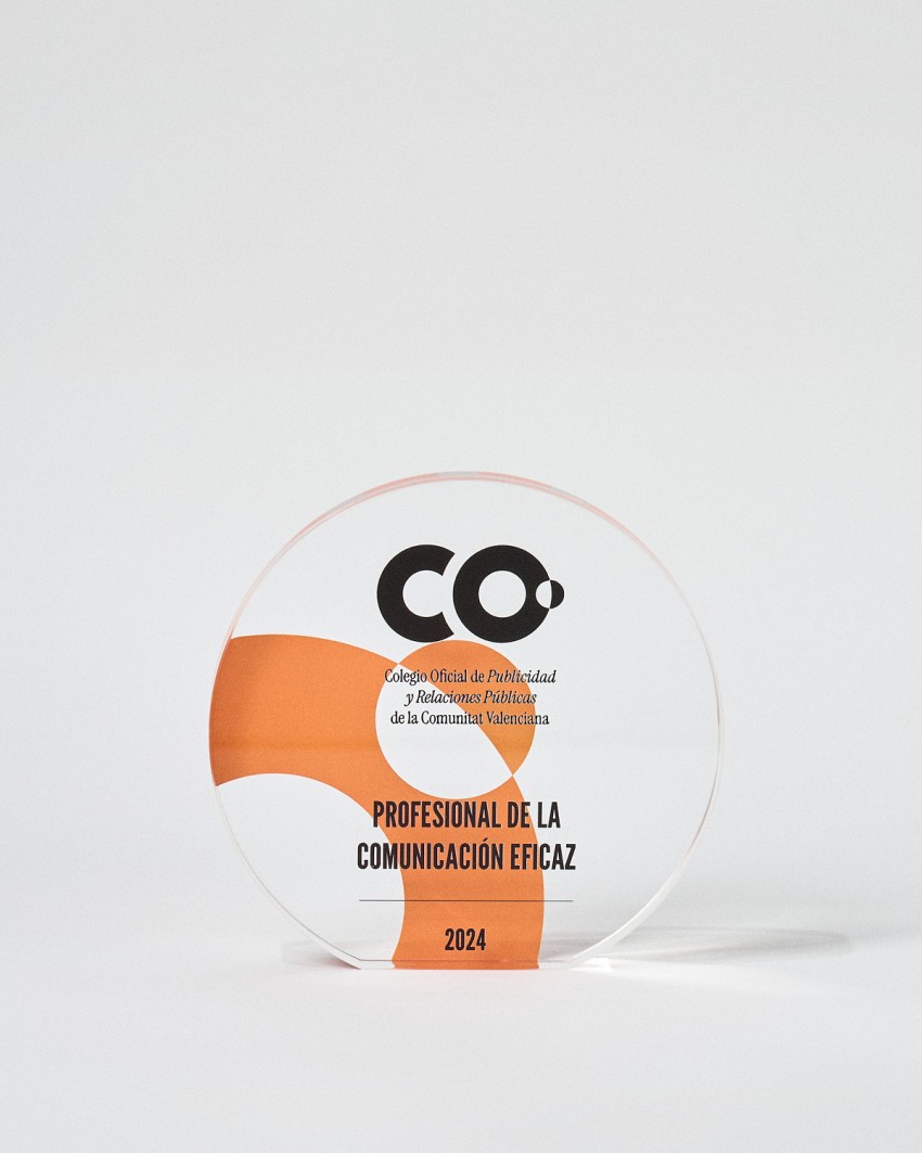 Personalisierter Acrylglas Pokal im VITRA SOL runden Ehrentafeln-Format Sustain Awards
