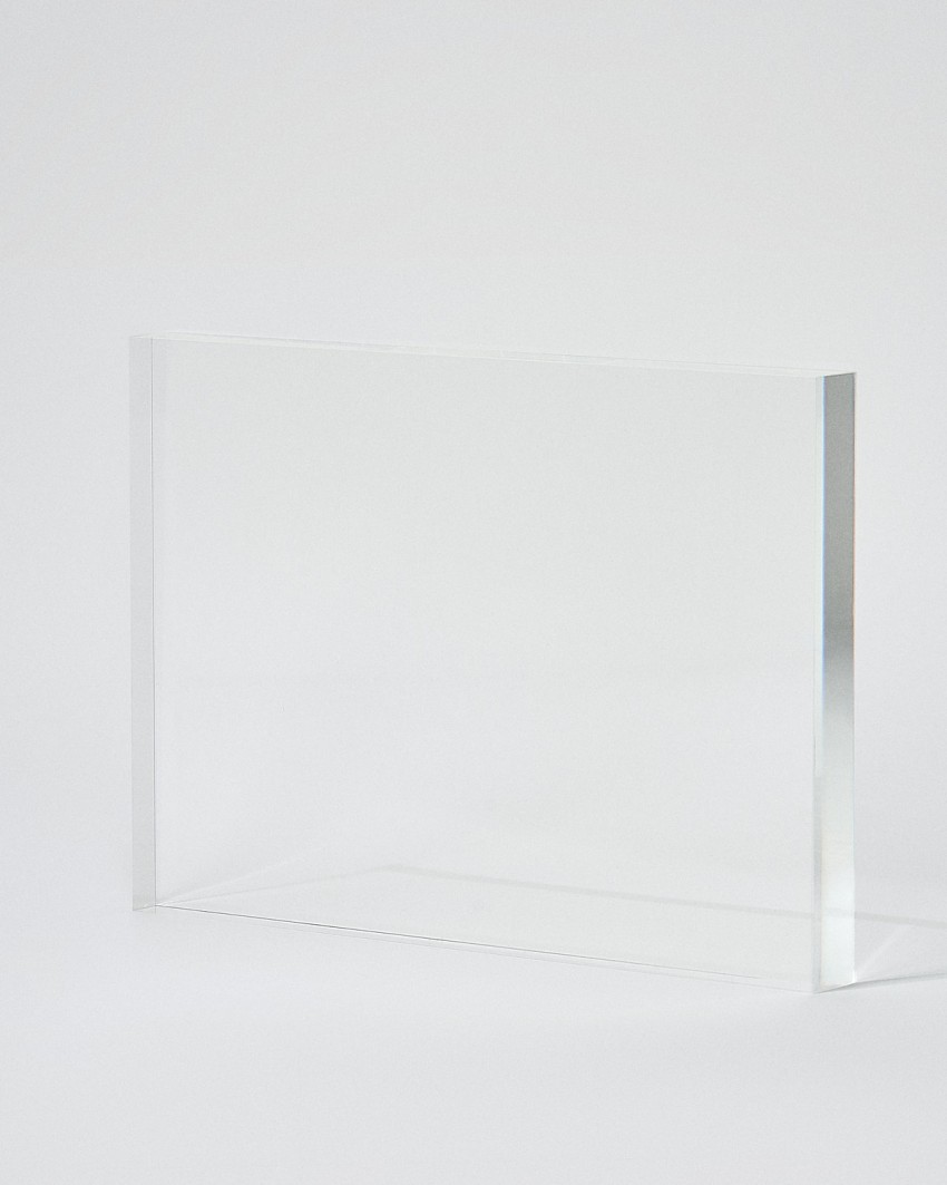Acrylglas im rechteckigen VITRA CUSTOM A4-Format zum Personalisieren